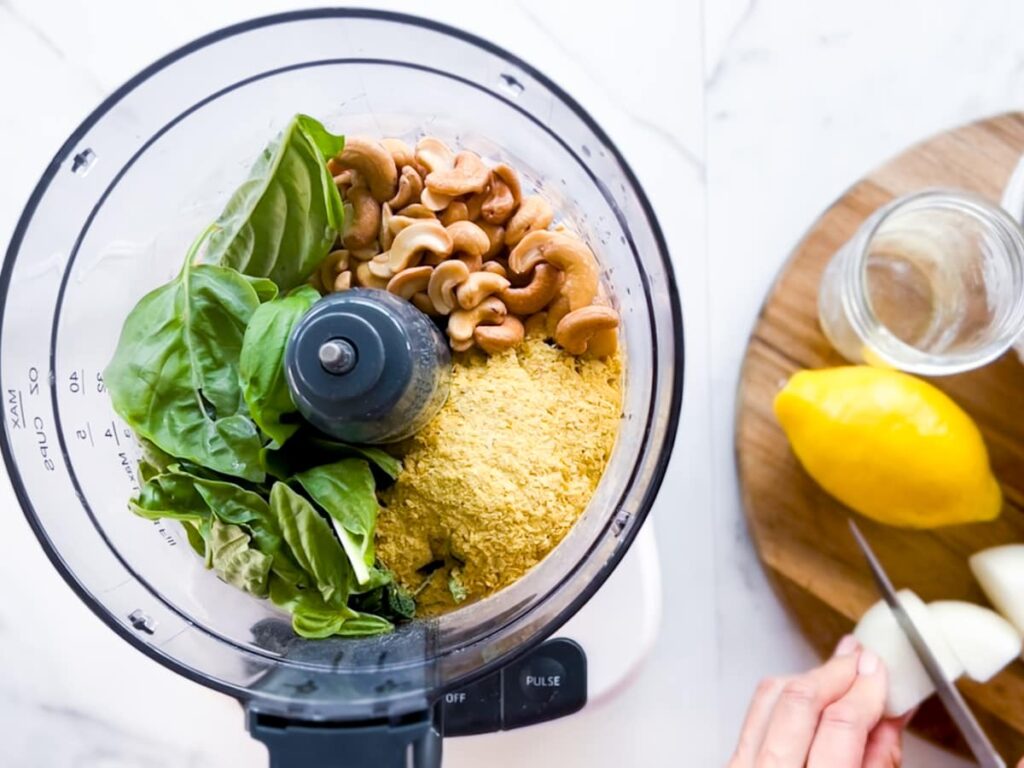 Creamy cashew pesto steps