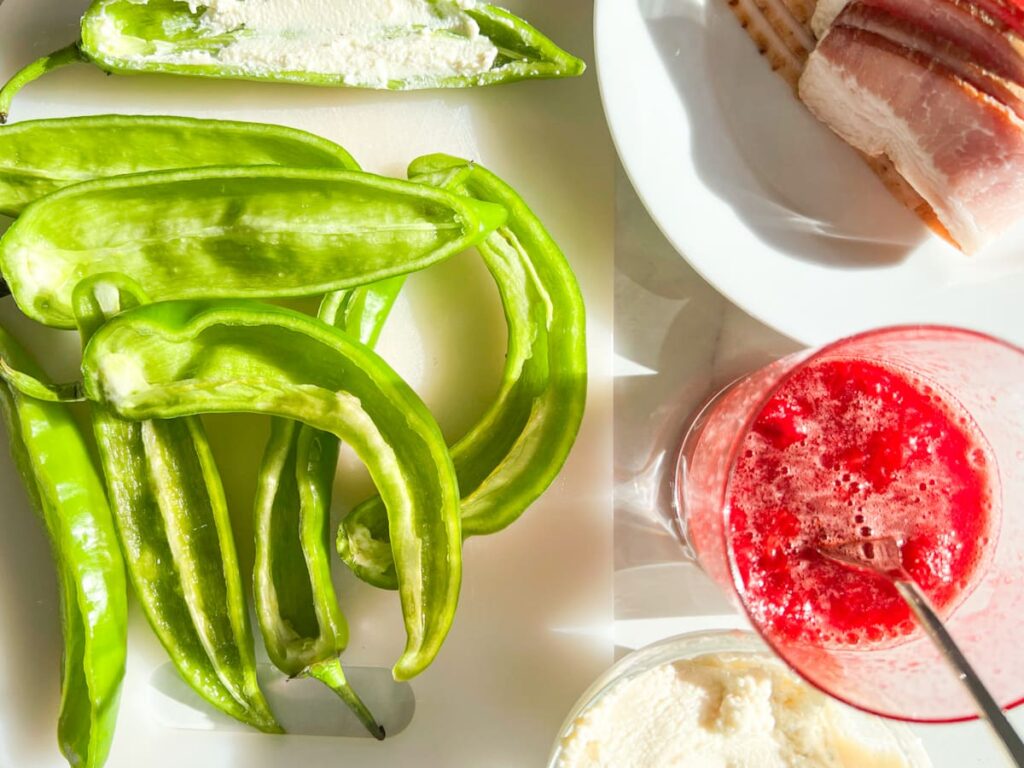 Jalapeño popper ingredients.